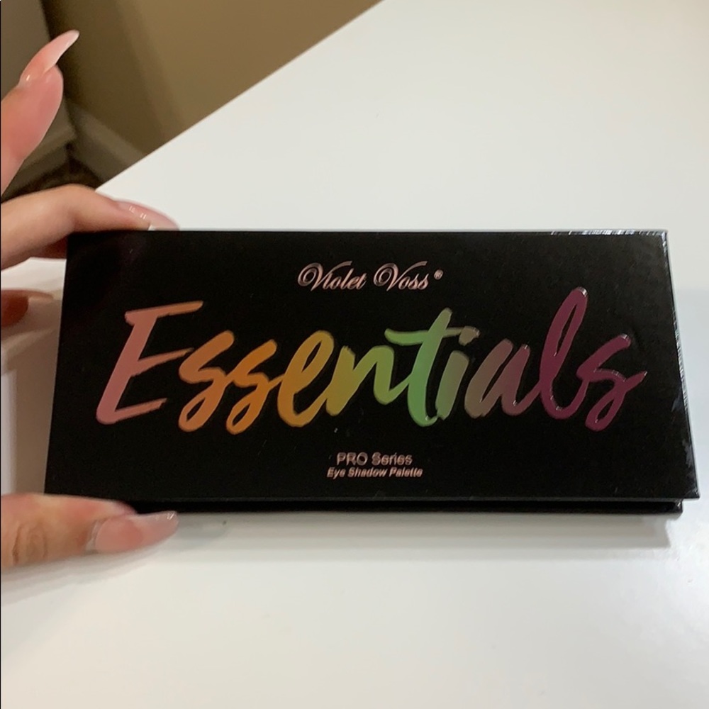 Brand new violet Voss makeup pallet